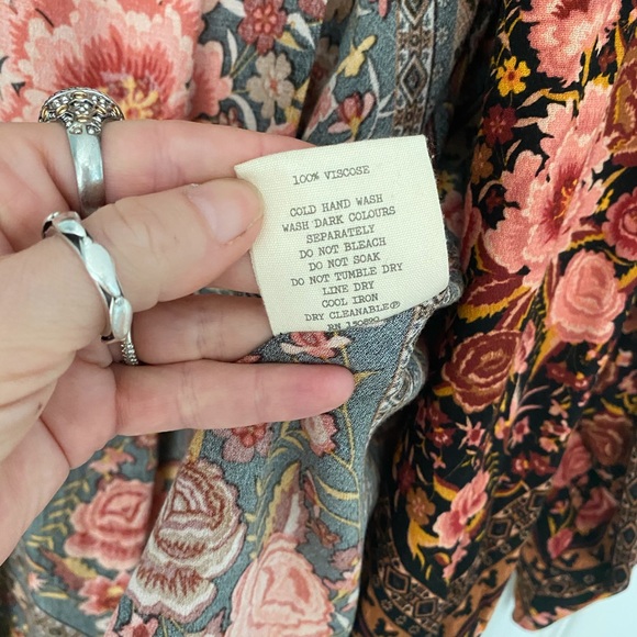 Babushka Floral Fringe Kimono - Picture 6 of 6